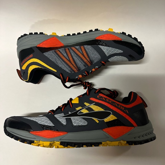 Men’s Brooks Cascadia 11 Trail Running Shoes (Like-new) - Picture 2 of 6